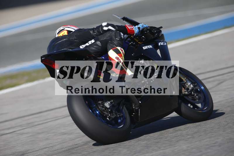 /Archiv-2024/02 29.01.-02.02.2024 Moto Center Thun Jerez/Gruppe gelb-yellow/backside